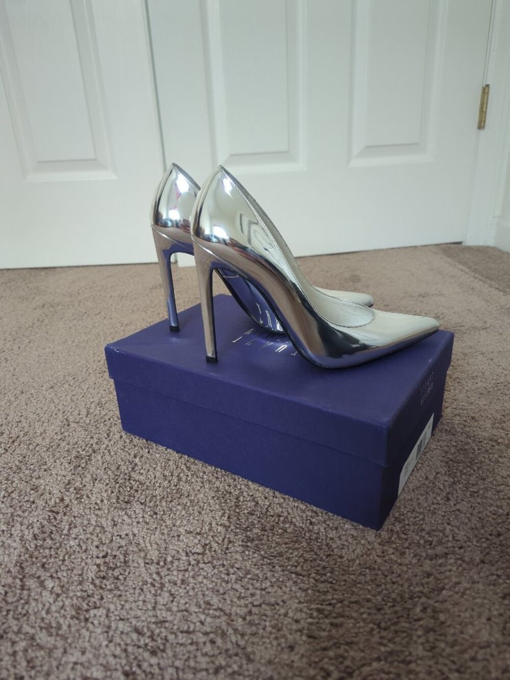 Stuart Weitzman Queen Silver Specchio Metallic Pointed Toe Stiletto Pumps 8.5M